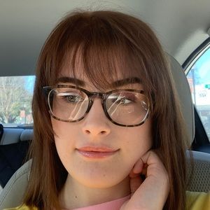 Meet your Posher, Abby